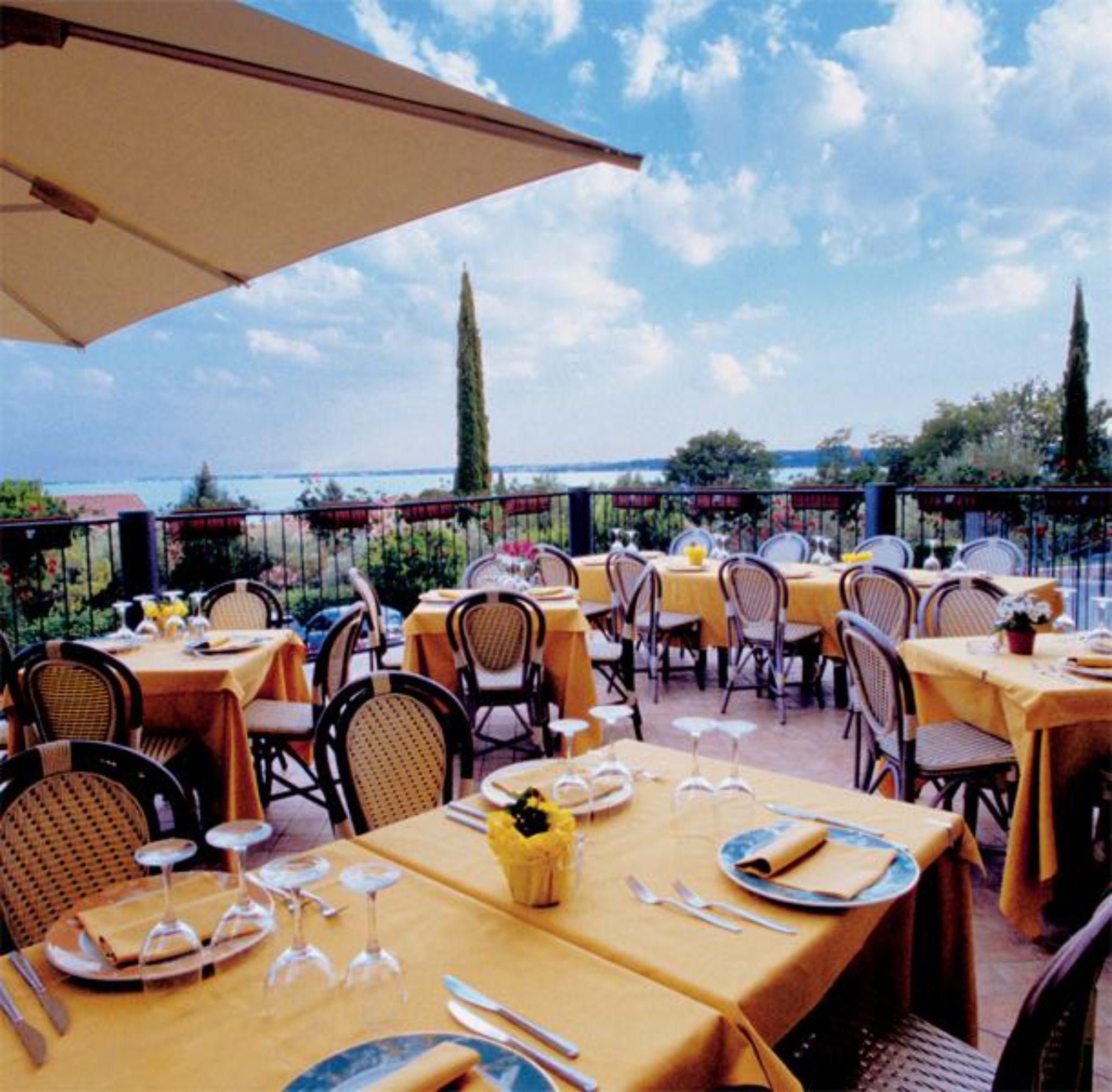 Ahg Riva Del Sole Hotel - Adults Only Moniga del Garda Экстерьер фото