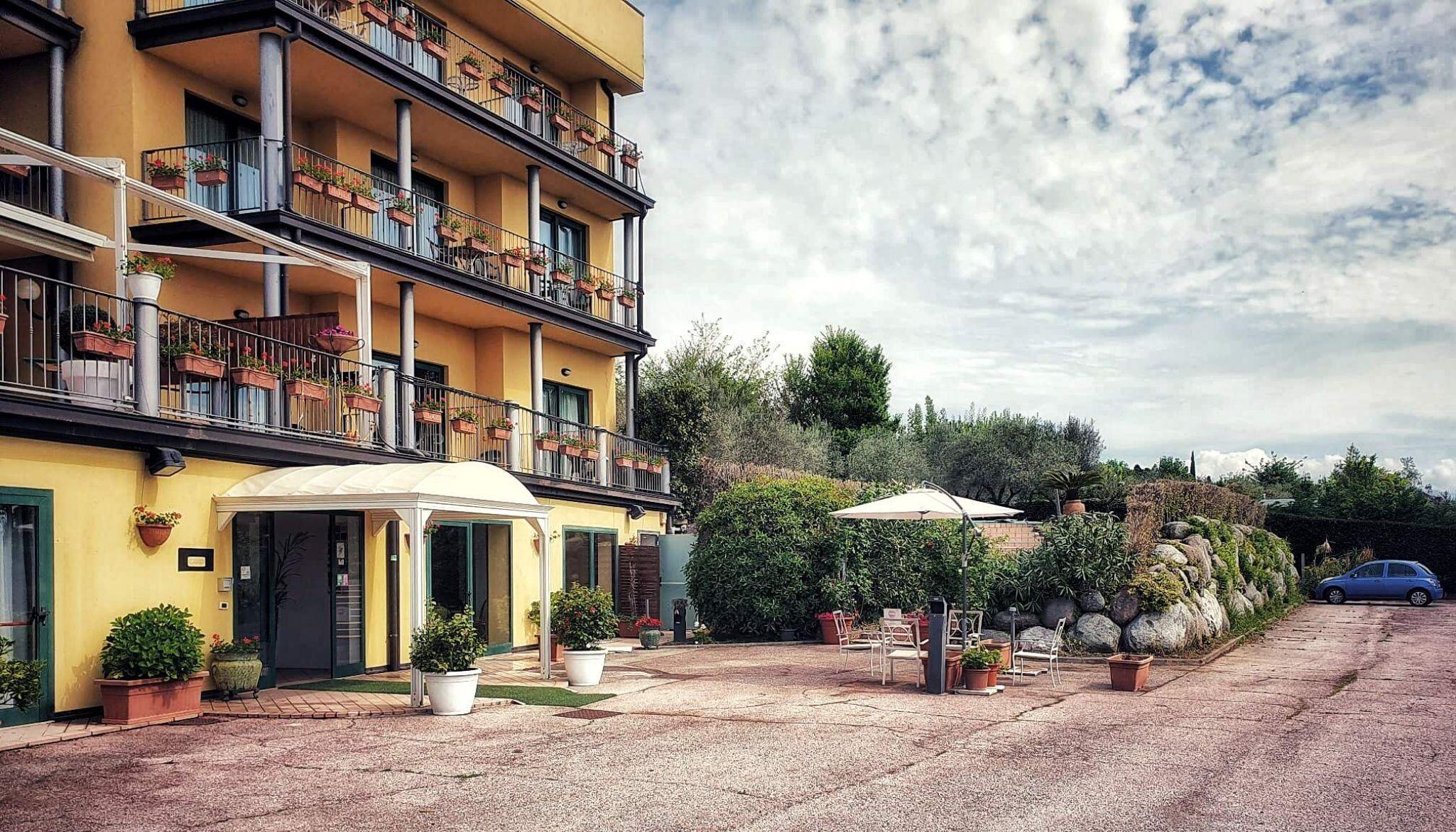 Ahg Riva Del Sole Hotel - Adults Only Moniga del Garda Экстерьер фото