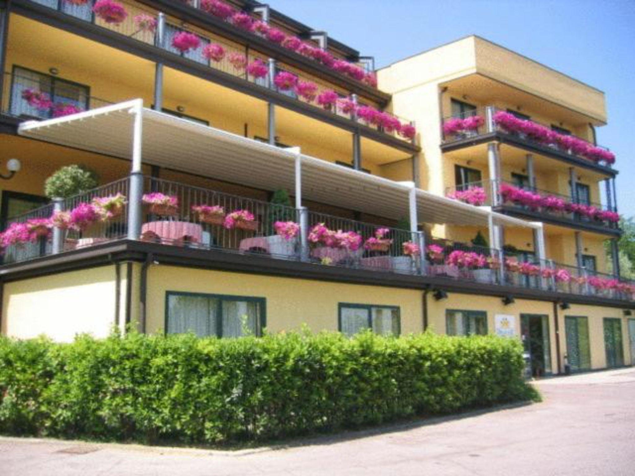 Ahg Riva Del Sole Hotel - Adults Only Moniga del Garda Экстерьер фото