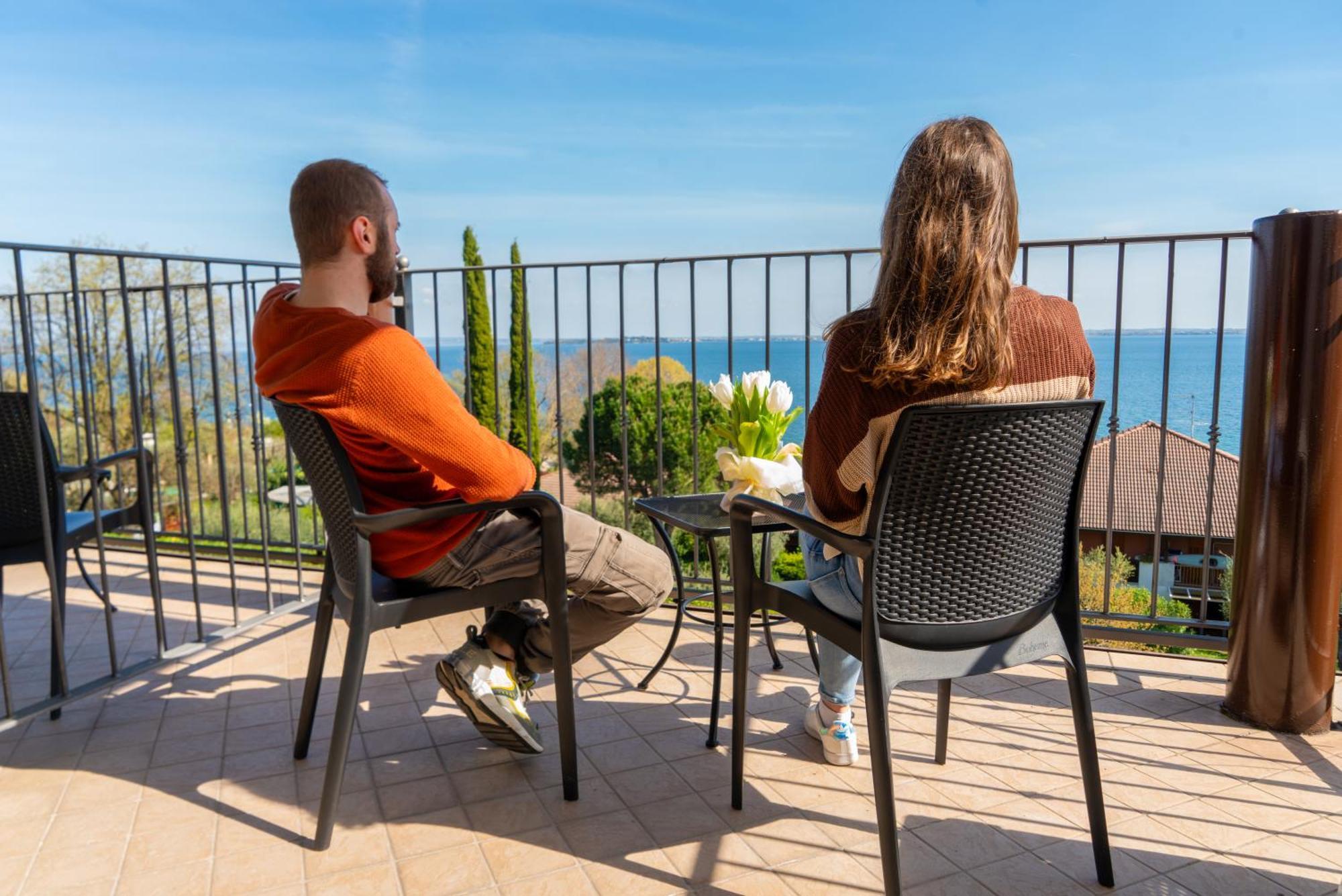 Ahg Riva Del Sole Hotel - Adults Only Moniga del Garda Экстерьер фото