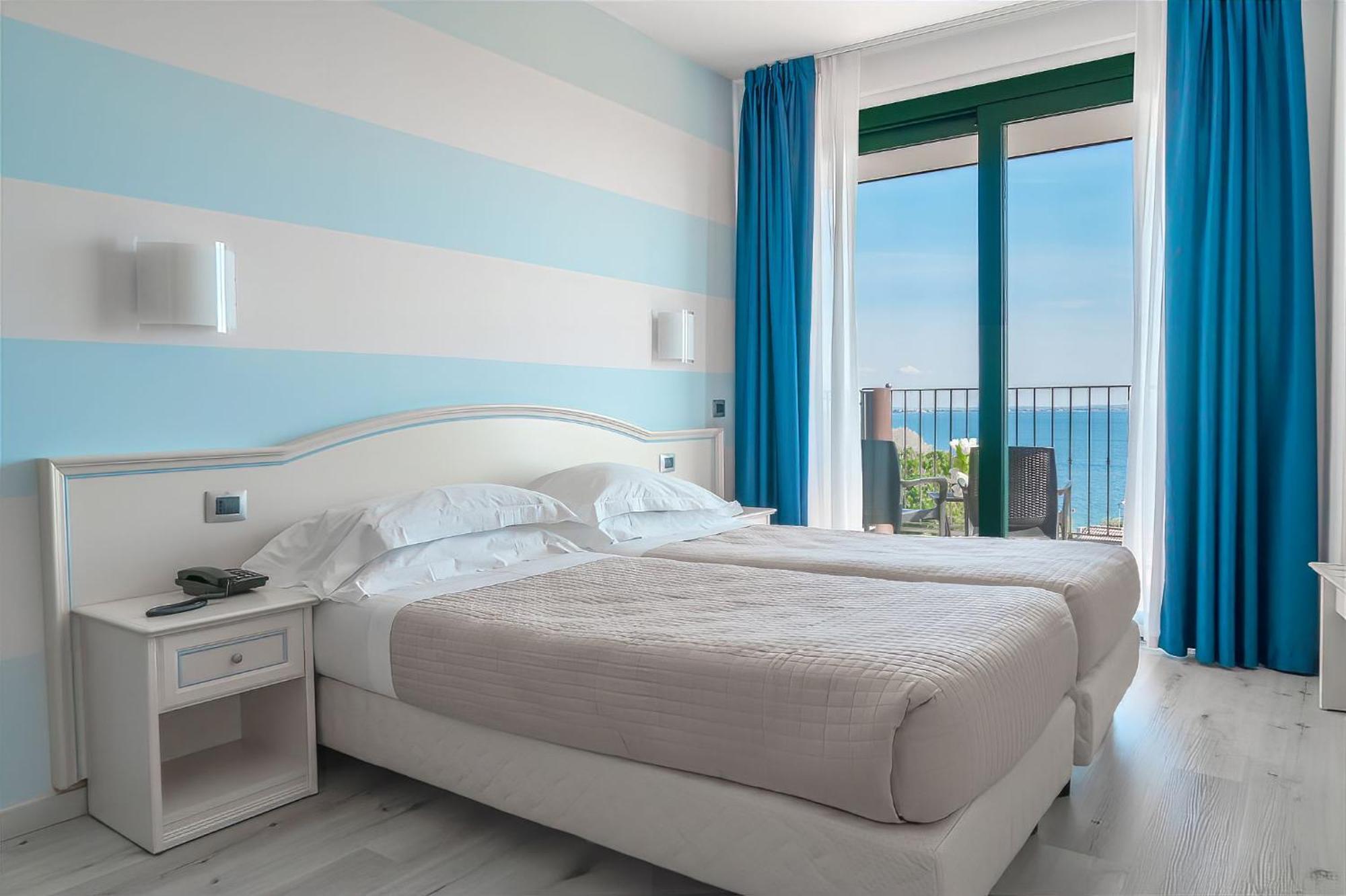 Ahg Riva Del Sole Hotel - Adults Only Moniga del Garda Экстерьер фото