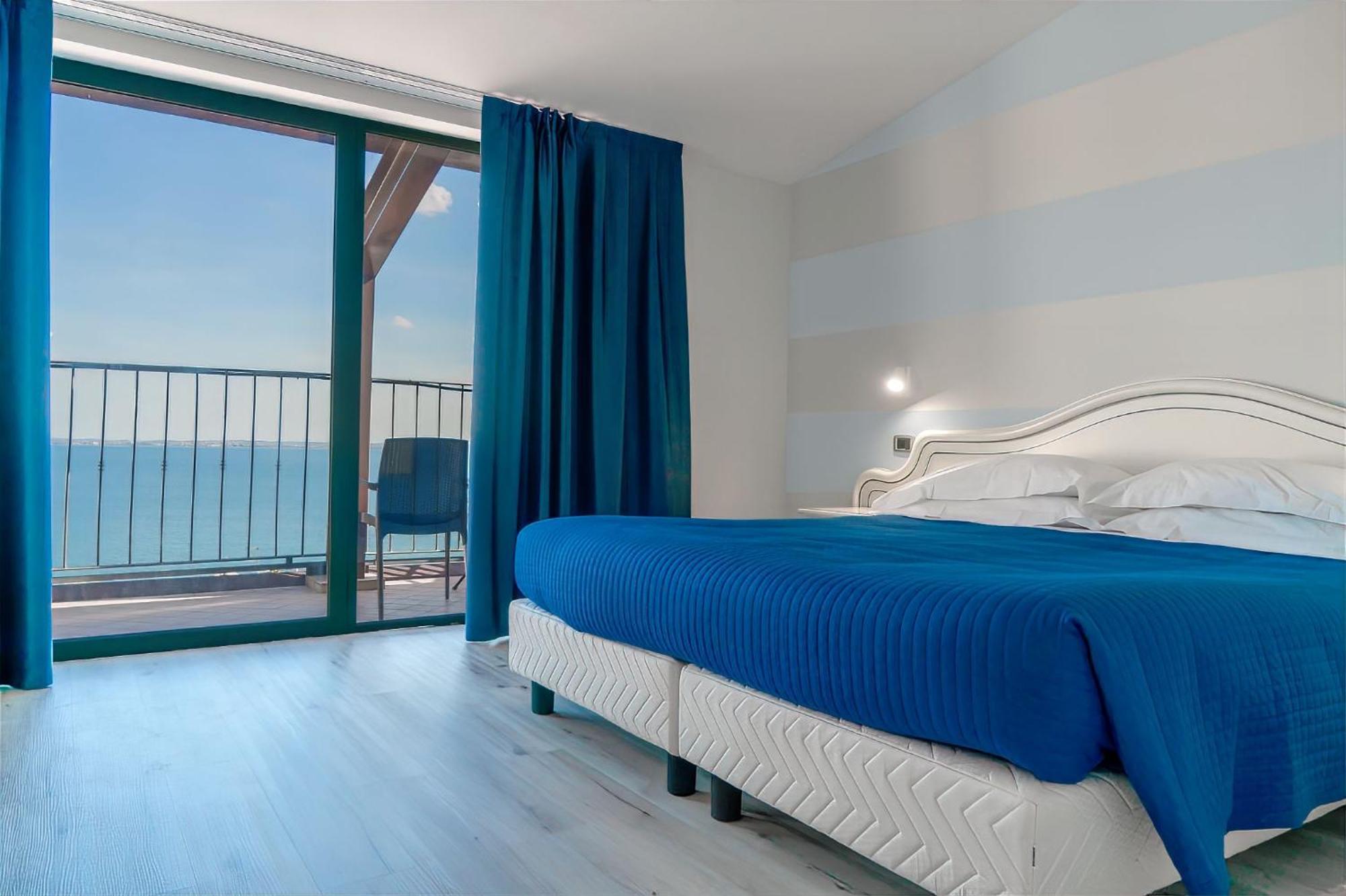 Ahg Riva Del Sole Hotel - Adults Only Moniga del Garda Экстерьер фото
