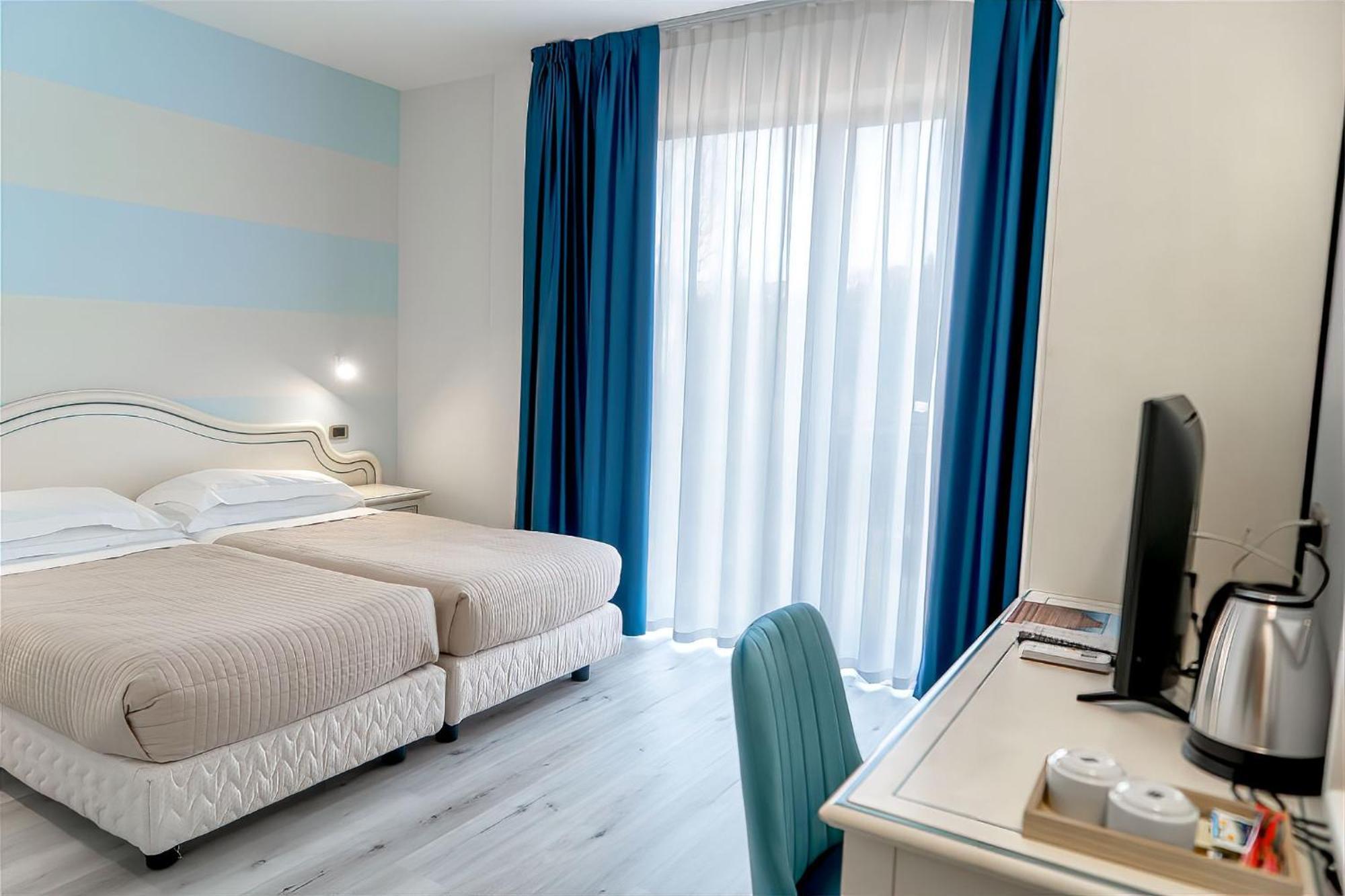 Ahg Riva Del Sole Hotel - Adults Only Moniga del Garda Экстерьер фото
