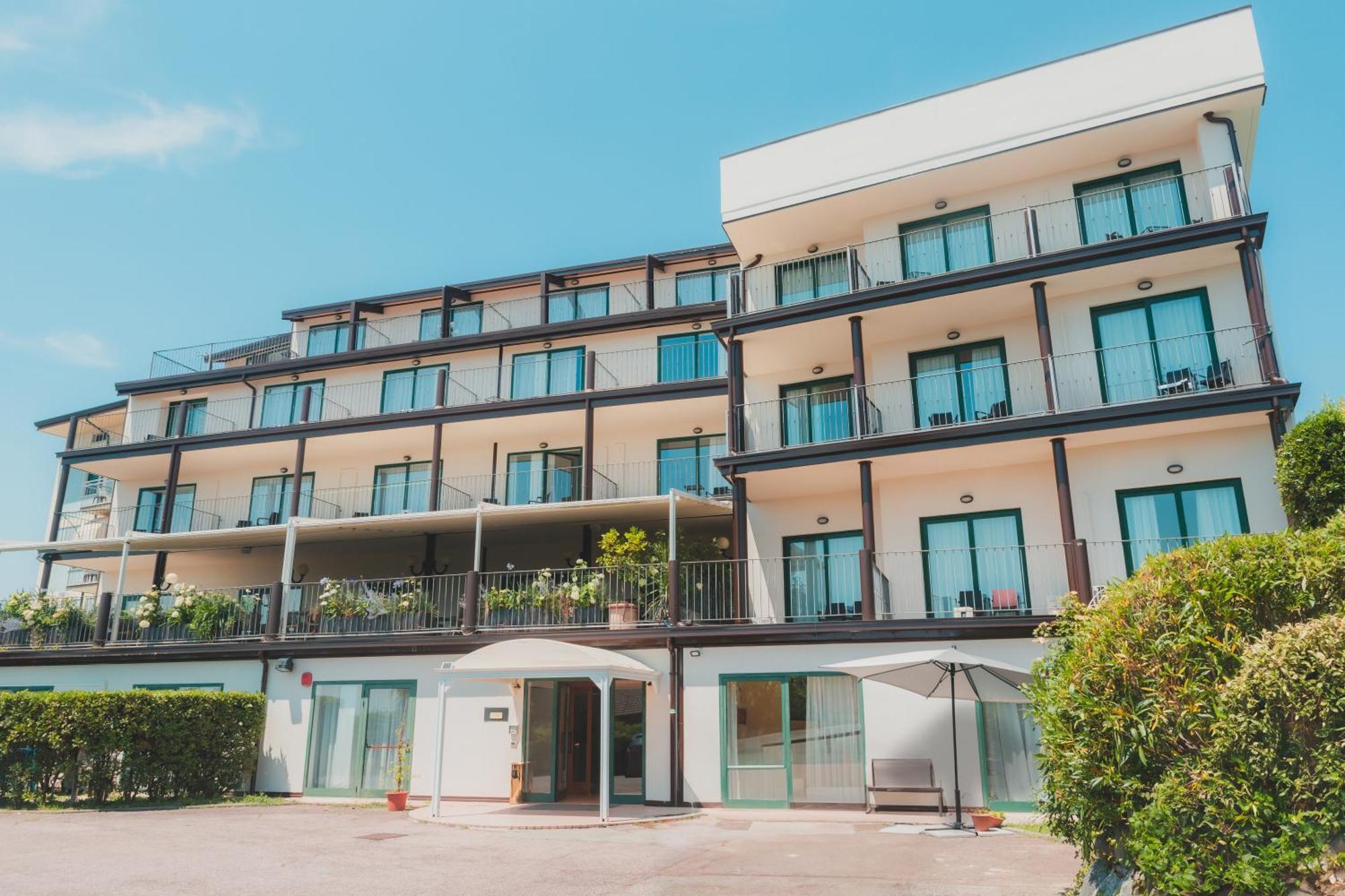 Ahg Riva Del Sole Hotel - Adults Only Moniga del Garda Экстерьер фото