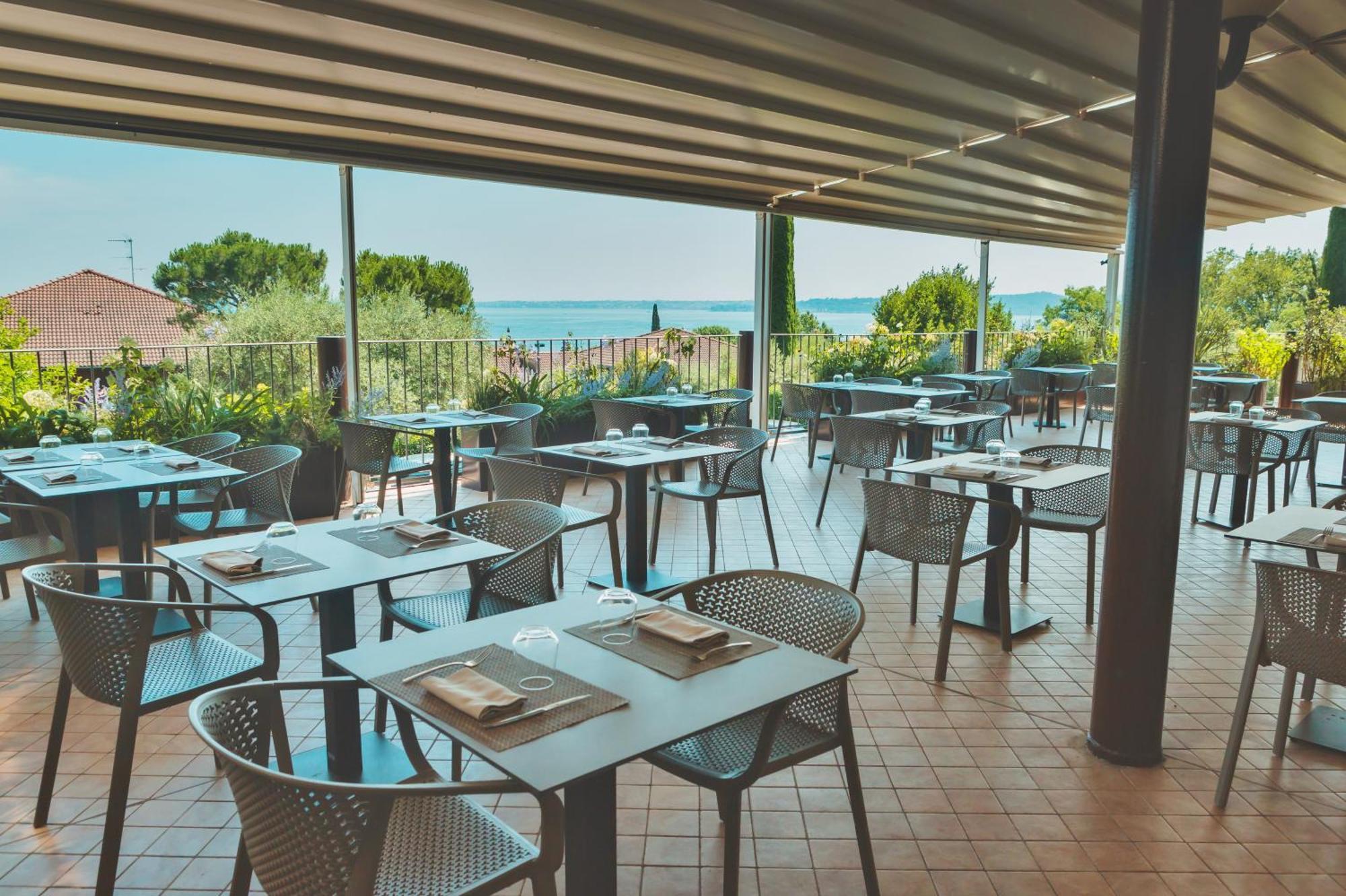 Ahg Riva Del Sole Hotel - Adults Only Moniga del Garda Экстерьер фото