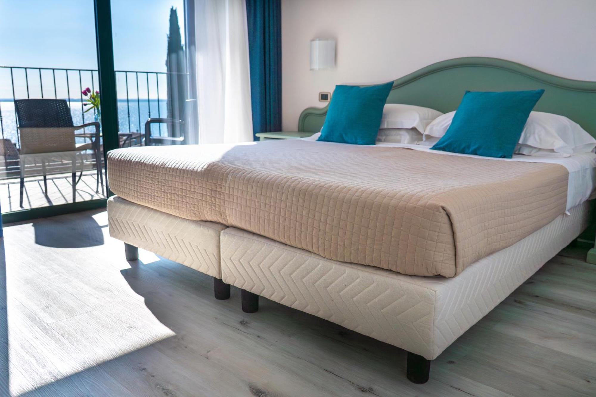 Ahg Riva Del Sole Hotel - Adults Only Moniga del Garda Экстерьер фото